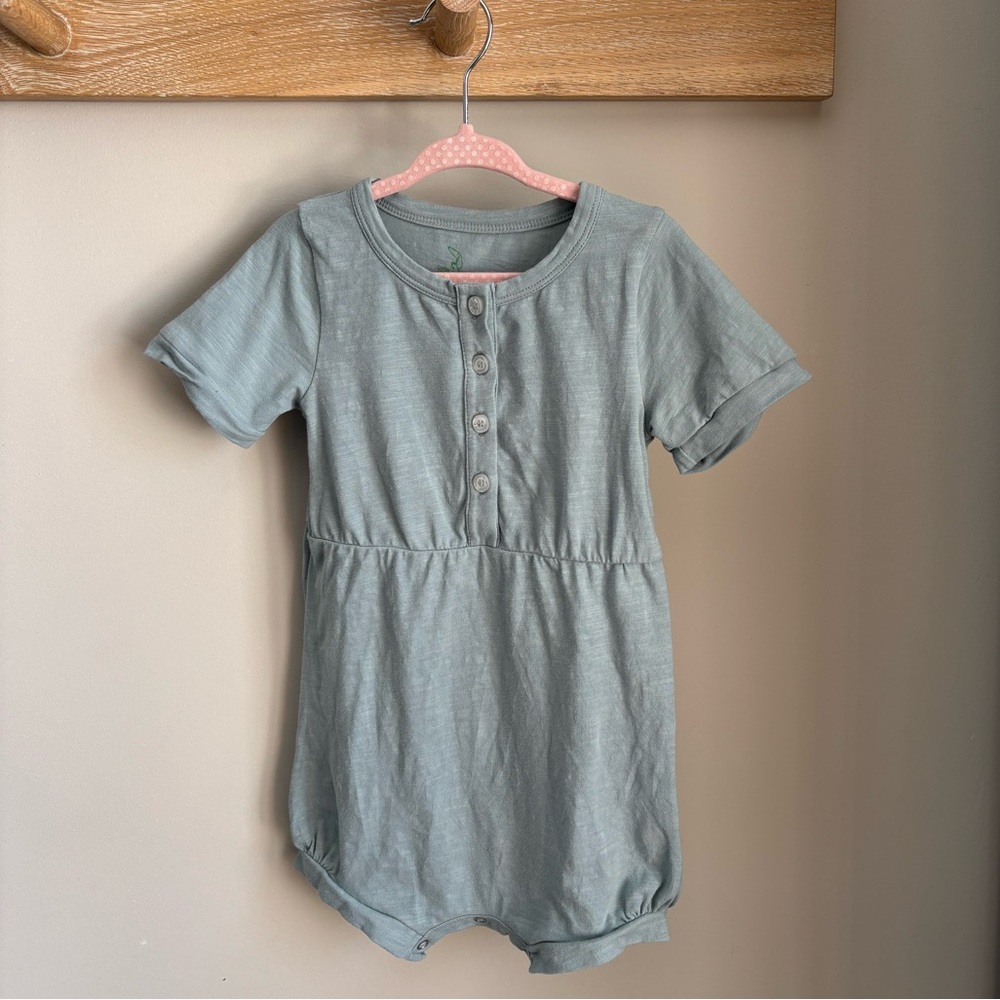 Kate Quinn short sleeve gathered shortie - blue smoke, organic cotton slub